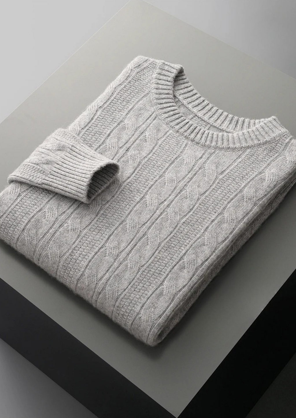 PURE EXTRA-FINE MERINO WOOL CABLE CREWNECK