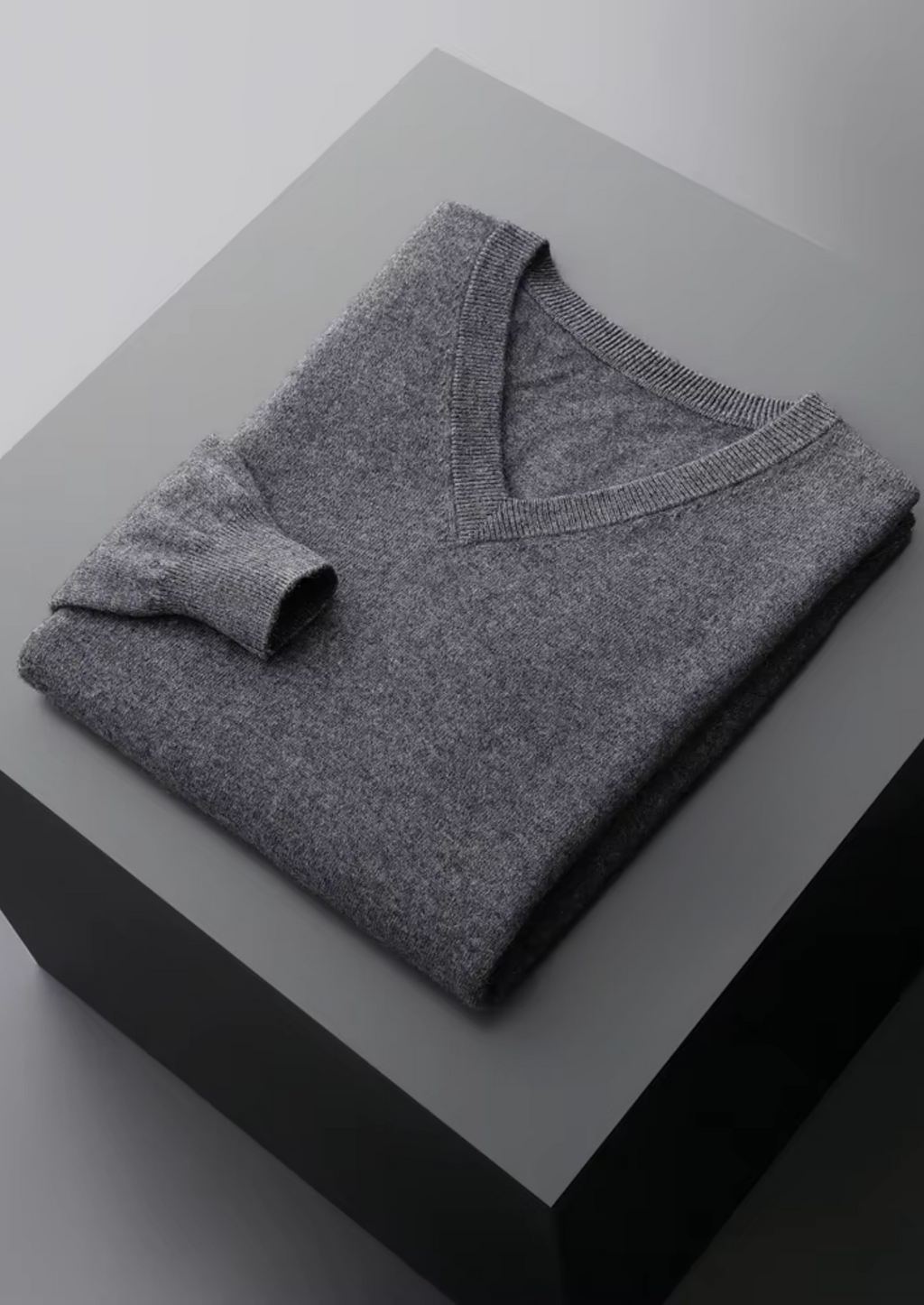 PURE EXTRA-FINE MERINO WOOL CLASSIC V-NECK SWEATER